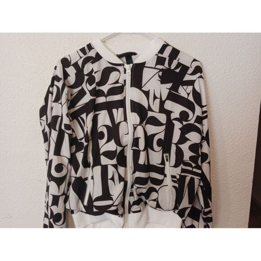 MPG Sport Vault Run Jacket Typo Black‎ White Graphic Bomber Zip Up MPGXXS7L015